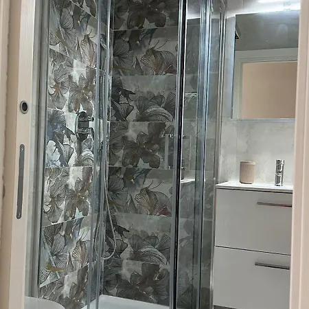 Oda ve Kahvaltı Royal Flower 4*