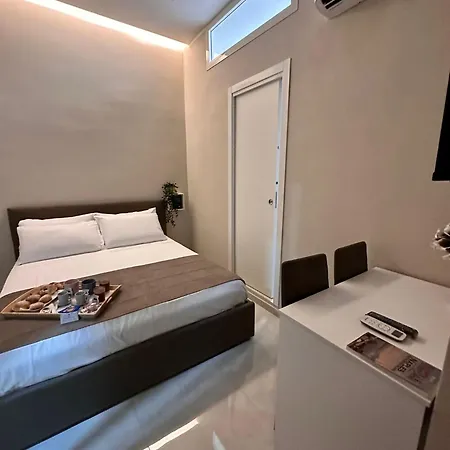 Oda ve Kahvaltı Royal Flower