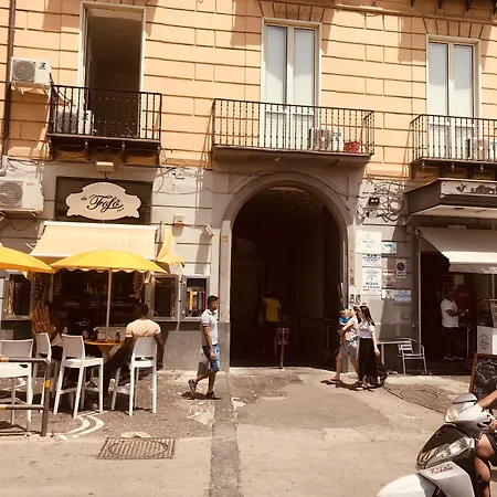 Royal Flower Oda ve Kahvaltı Napoli