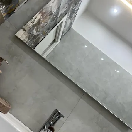 Royal Flower Bed & Breakfast