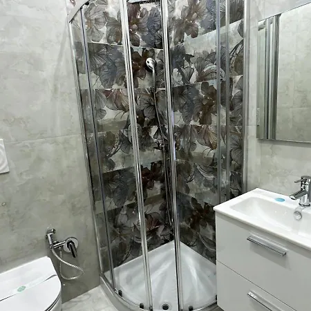 La Piazza 3*