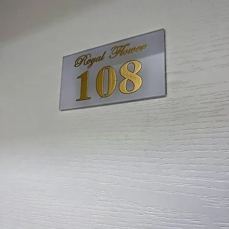 Royal Flower Bed & Breakfast