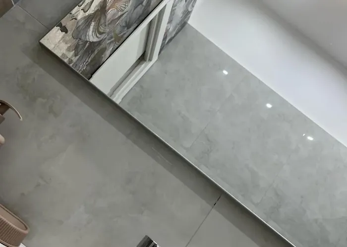 Royal Flower Bed and Breakfast