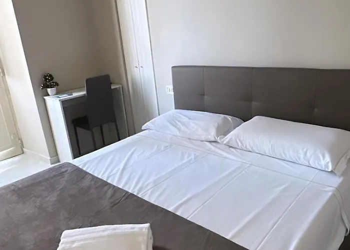 Royal Flower Bed and Breakfast Νάπολη