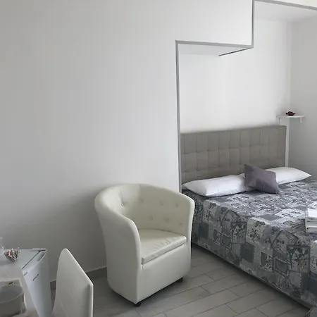 Royal Flower Bed & Breakfast 4*