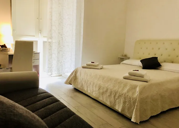 לינה וארוחת בוקר Royal Flower 4*